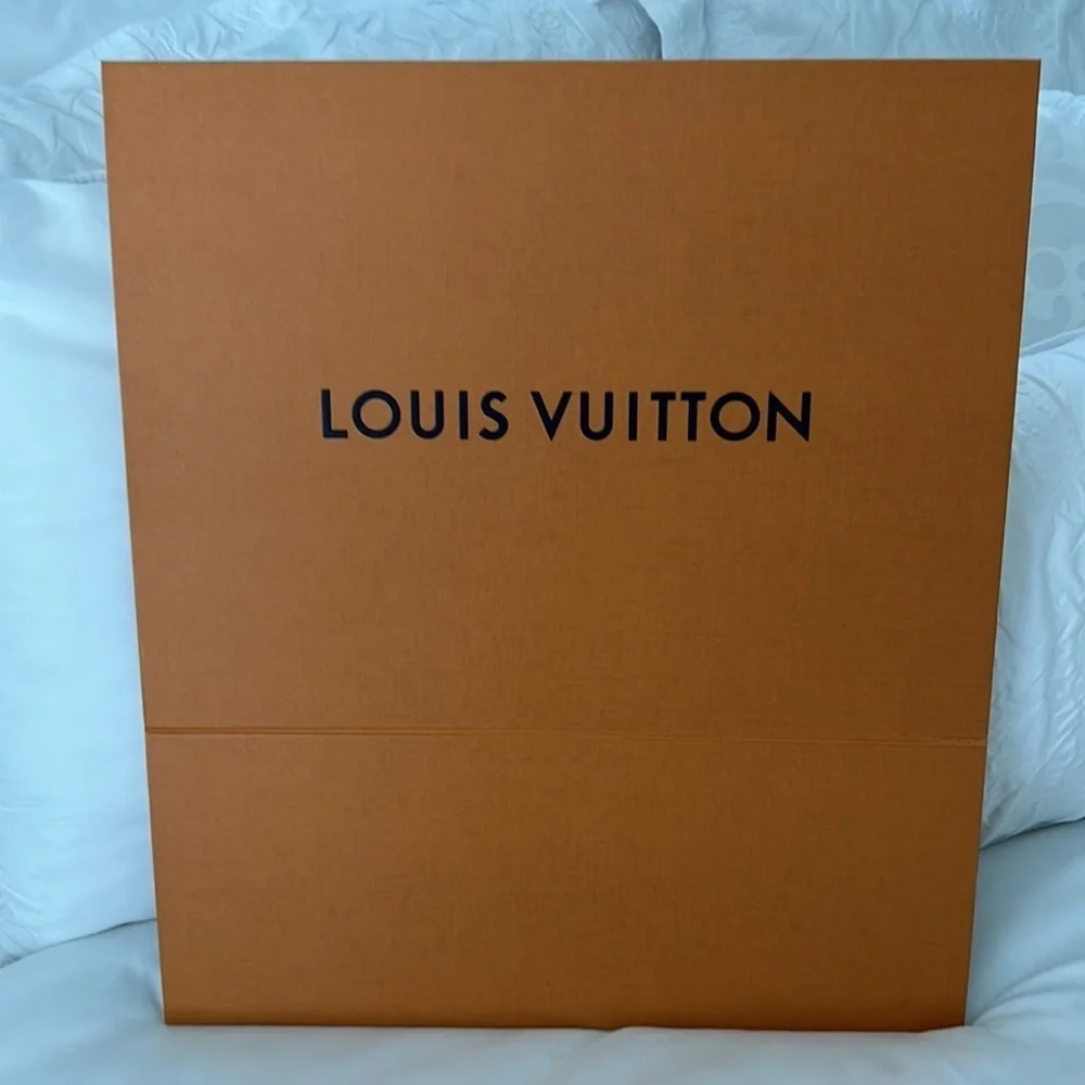 Large Louis Vuitton Empty Box - Picture 5 of 8